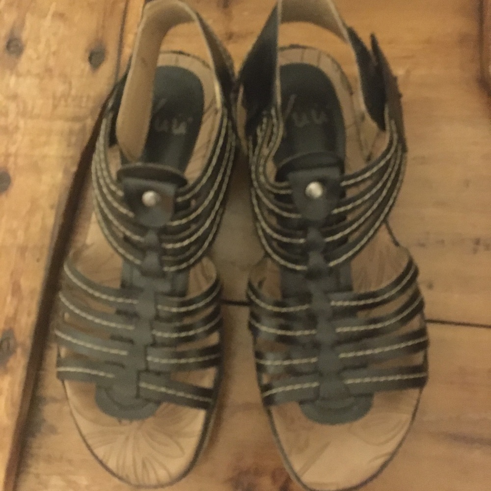 Yuu black sandals